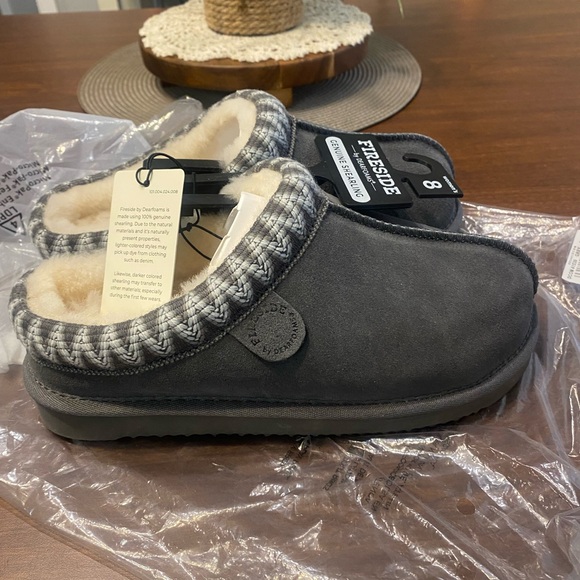 Women's Fireside by Dearfoams Greta Genuine Shearling Clog With Taping
Size-8 - Picture 2 of 7